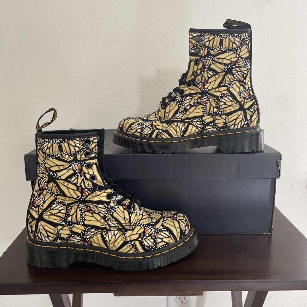 Doc Dr. Martens 1460 Butterfly Print Suede Lace Up Boots Ladies Size US 5 NWOB